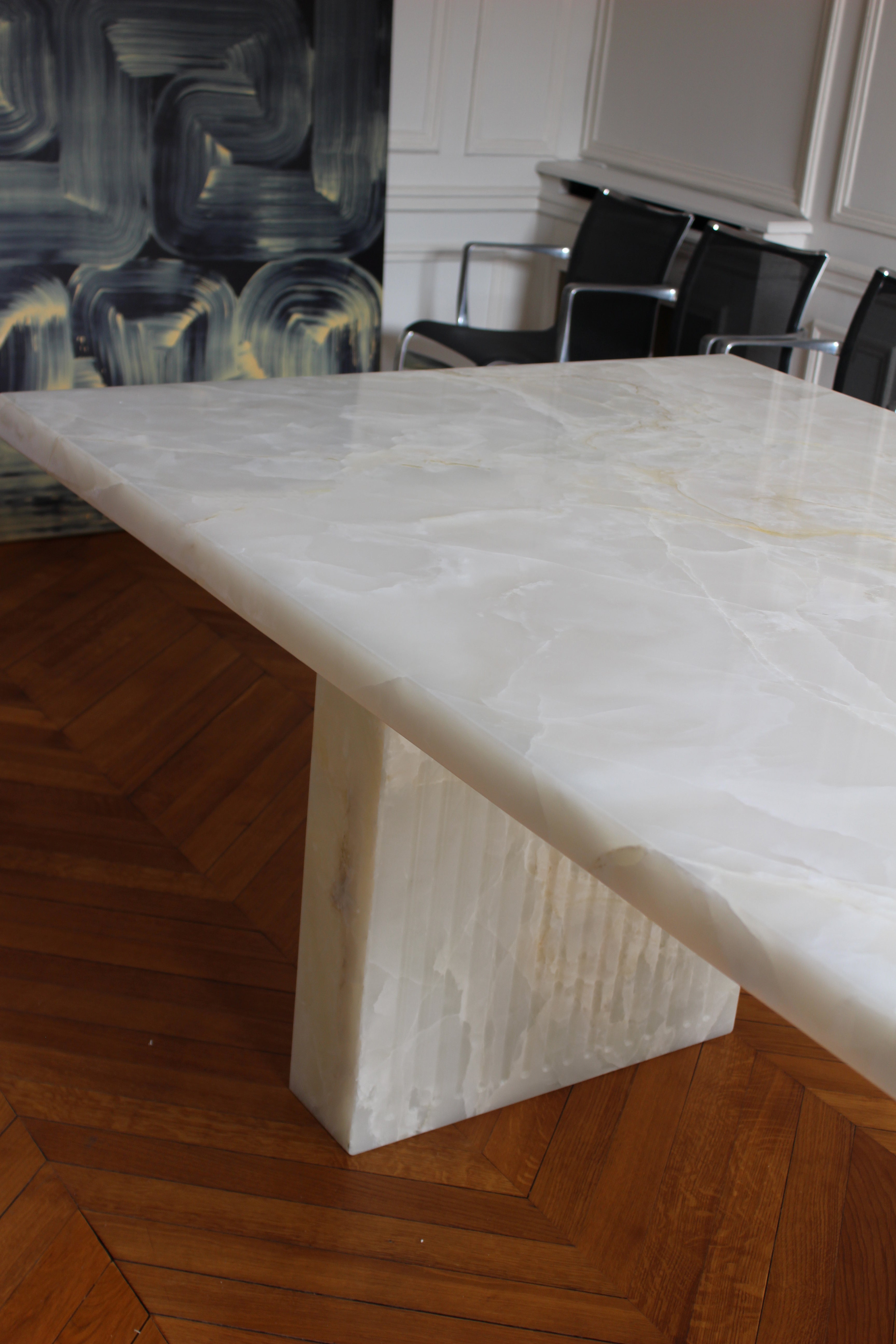 Premium White Onyx Aura dining table - Italian luxury marble furniture with elegant translucent finish