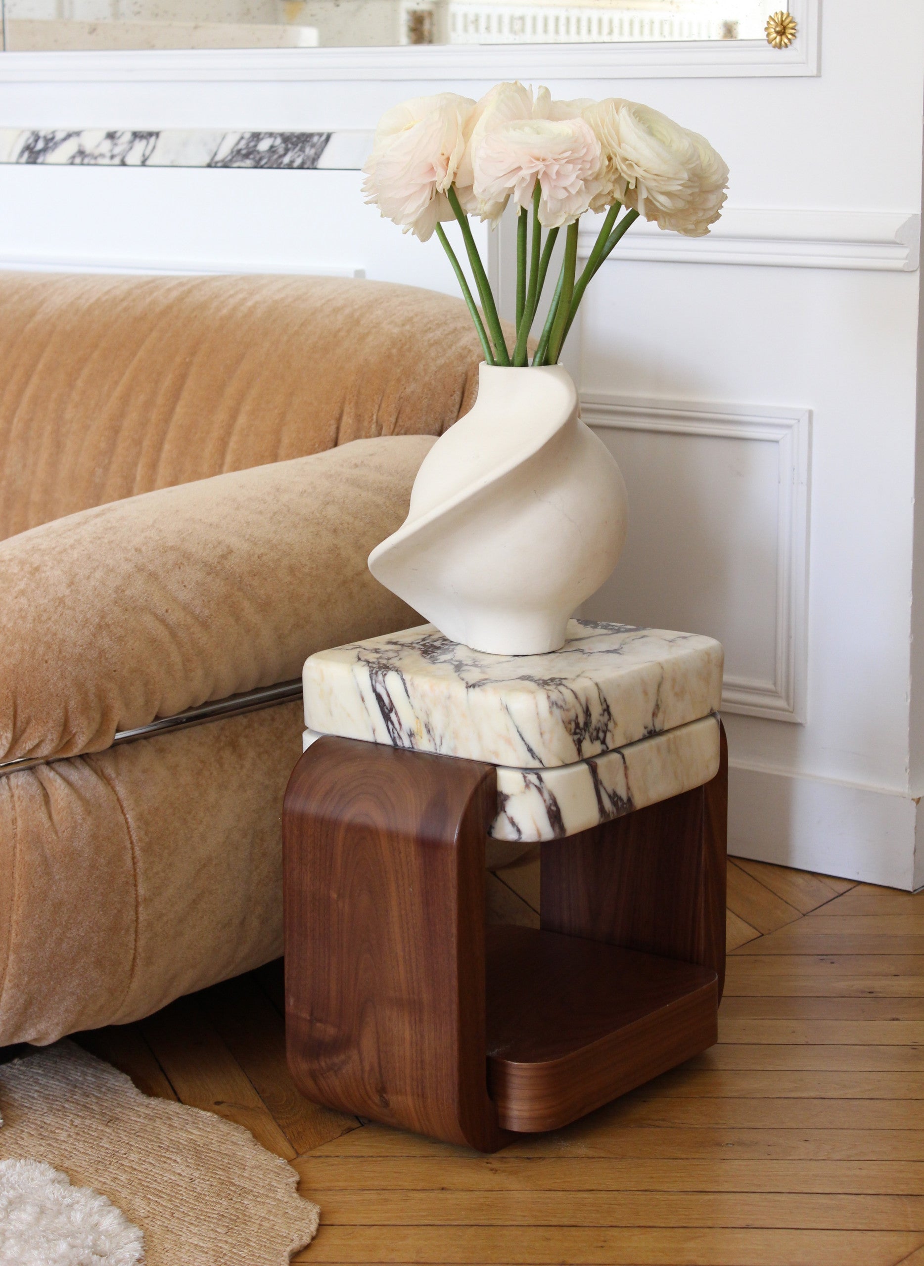 Tori marble table detail view showcasing premium Italian craftsmanship and natural stone veining