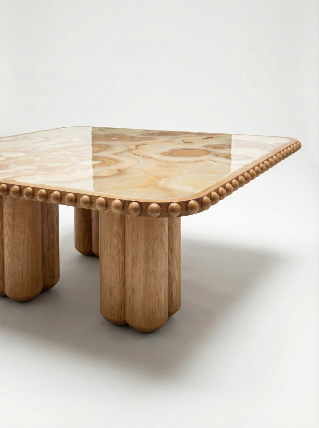 Biscuit dining table detail view - premium onyx marble and oak wood Italian craftsmanship