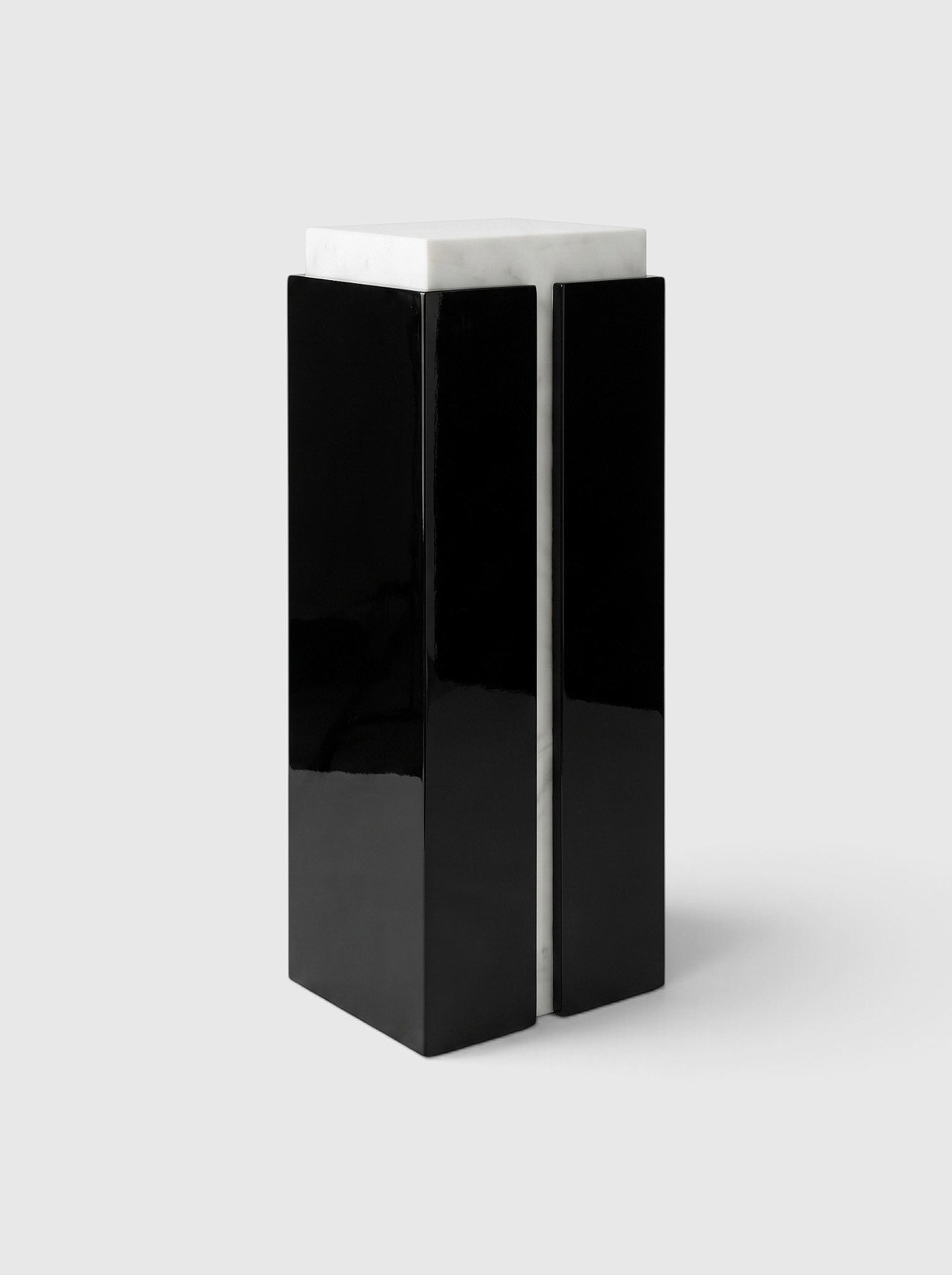 Como Plinth Black Glossy Wood and White Onyx