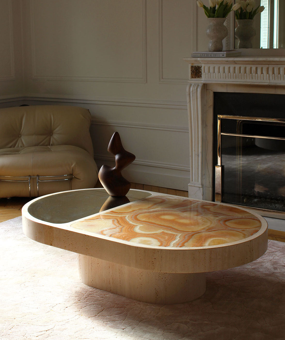 Sixties onyx marble coffee table with distinctive veining patterns - luxury Italian stone furniture