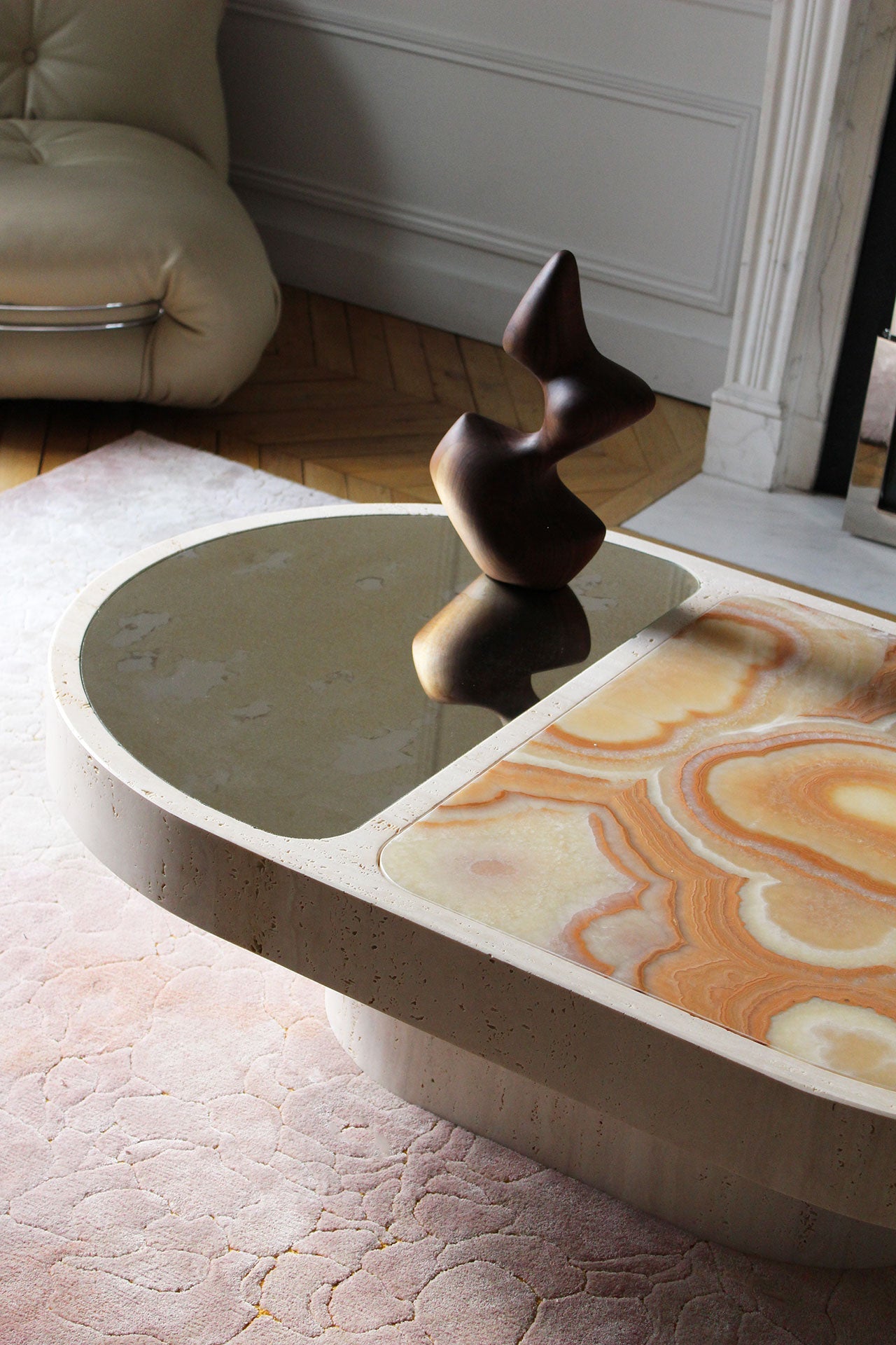 Mirror reflection of sixties onyx coffee table showing marble's natural patterns - MARBERA craftsmanship
