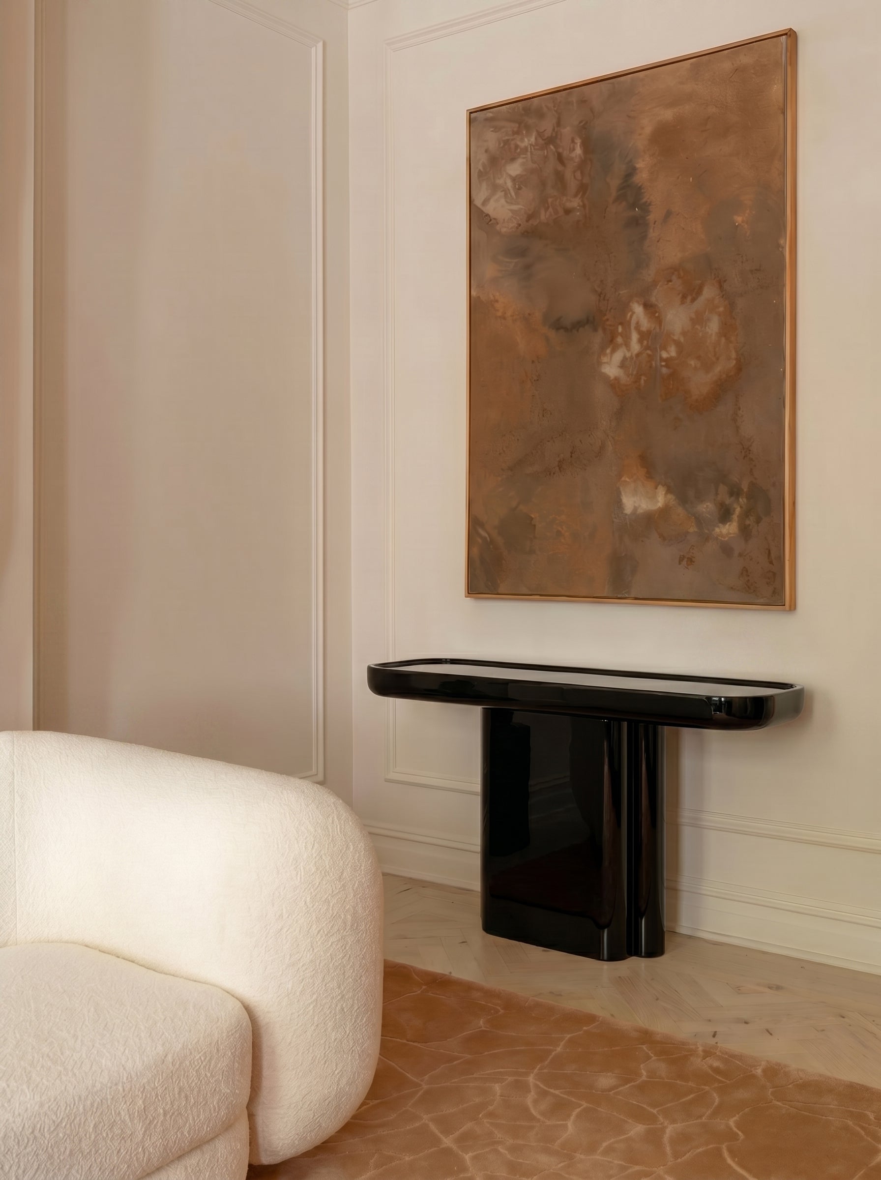 Ugo Black Lacquered Wood