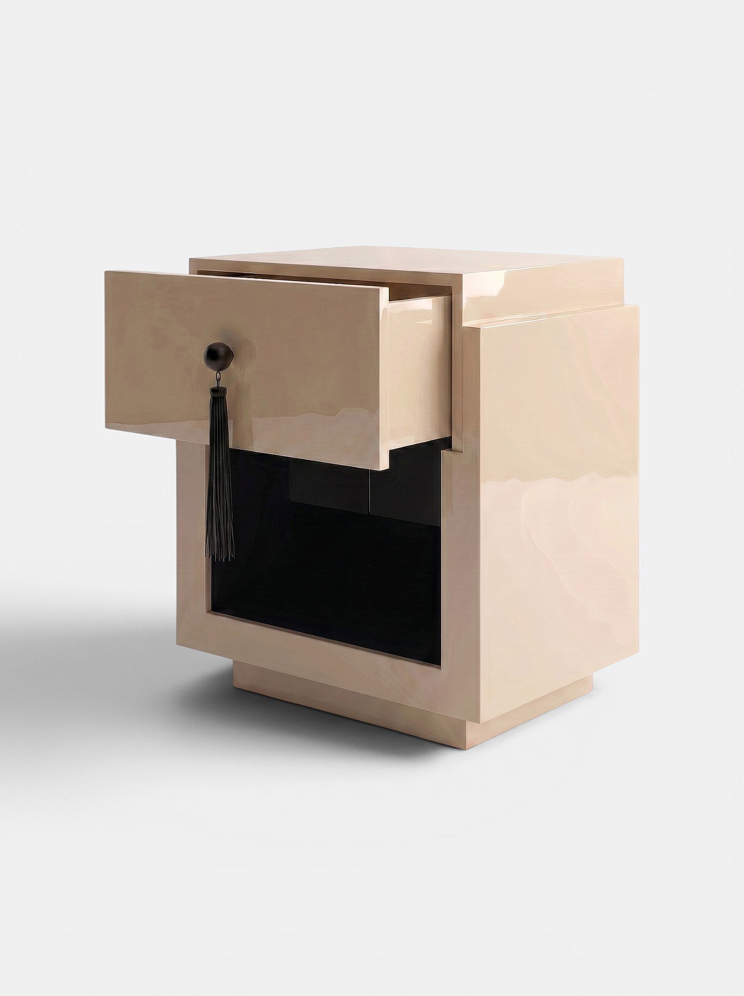 Leo Off-White And Black Wood