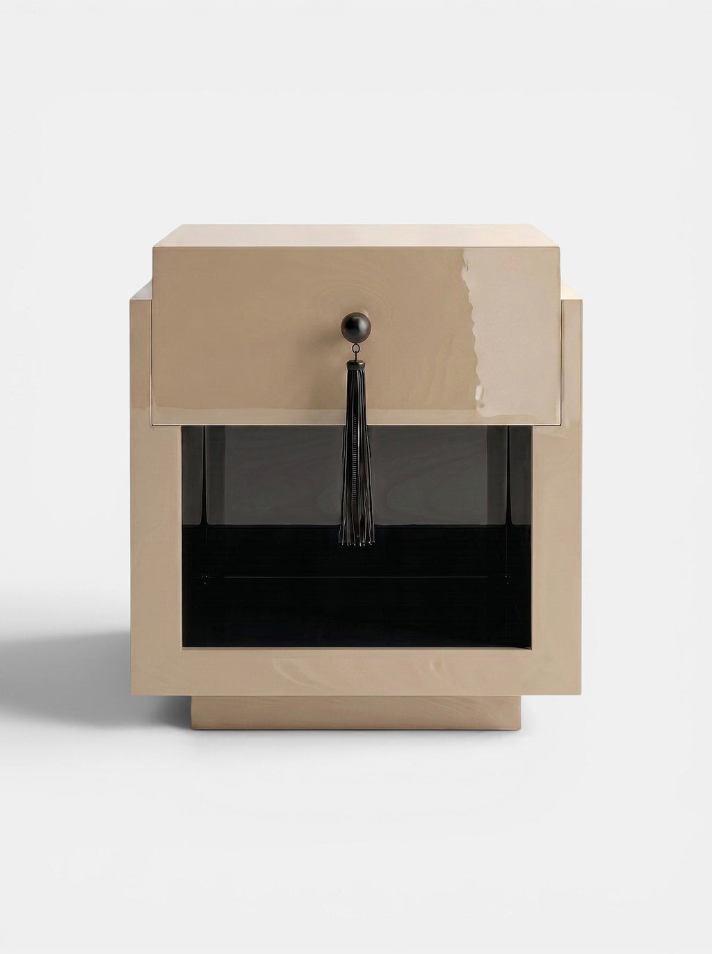 Leo Off-White And Black Wood