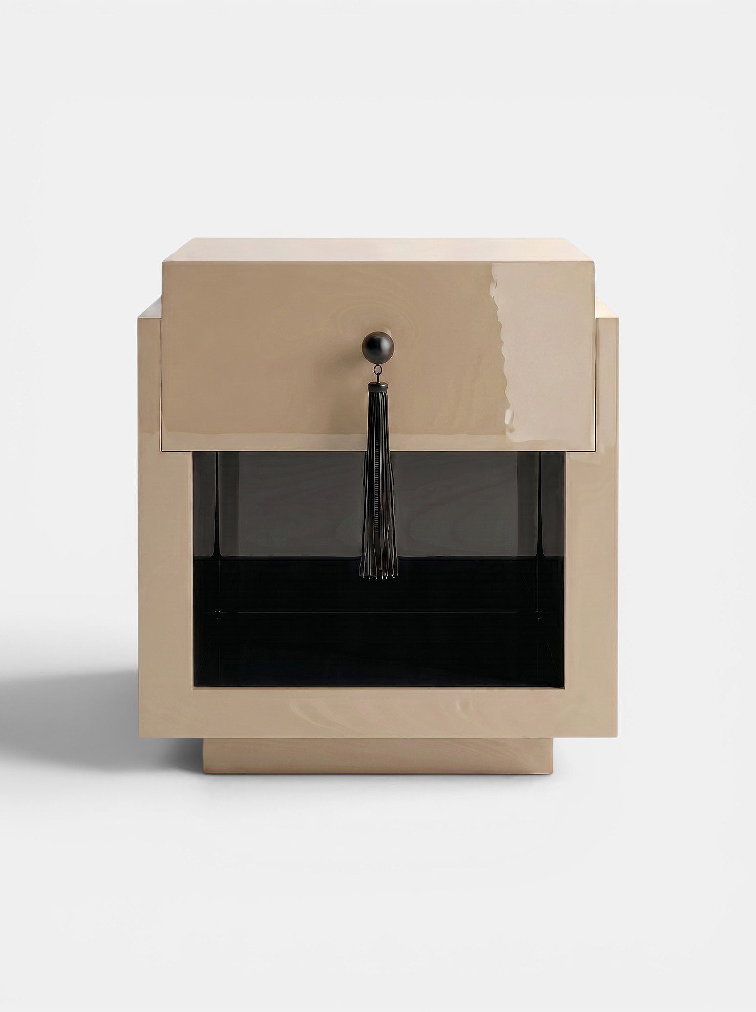 Leo Off-White And Black Wood