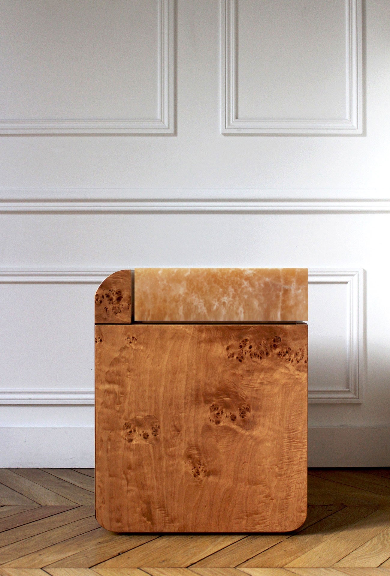 Amo burl wood storage table with honey onyx marble - Italian luxury furniture contemporary style