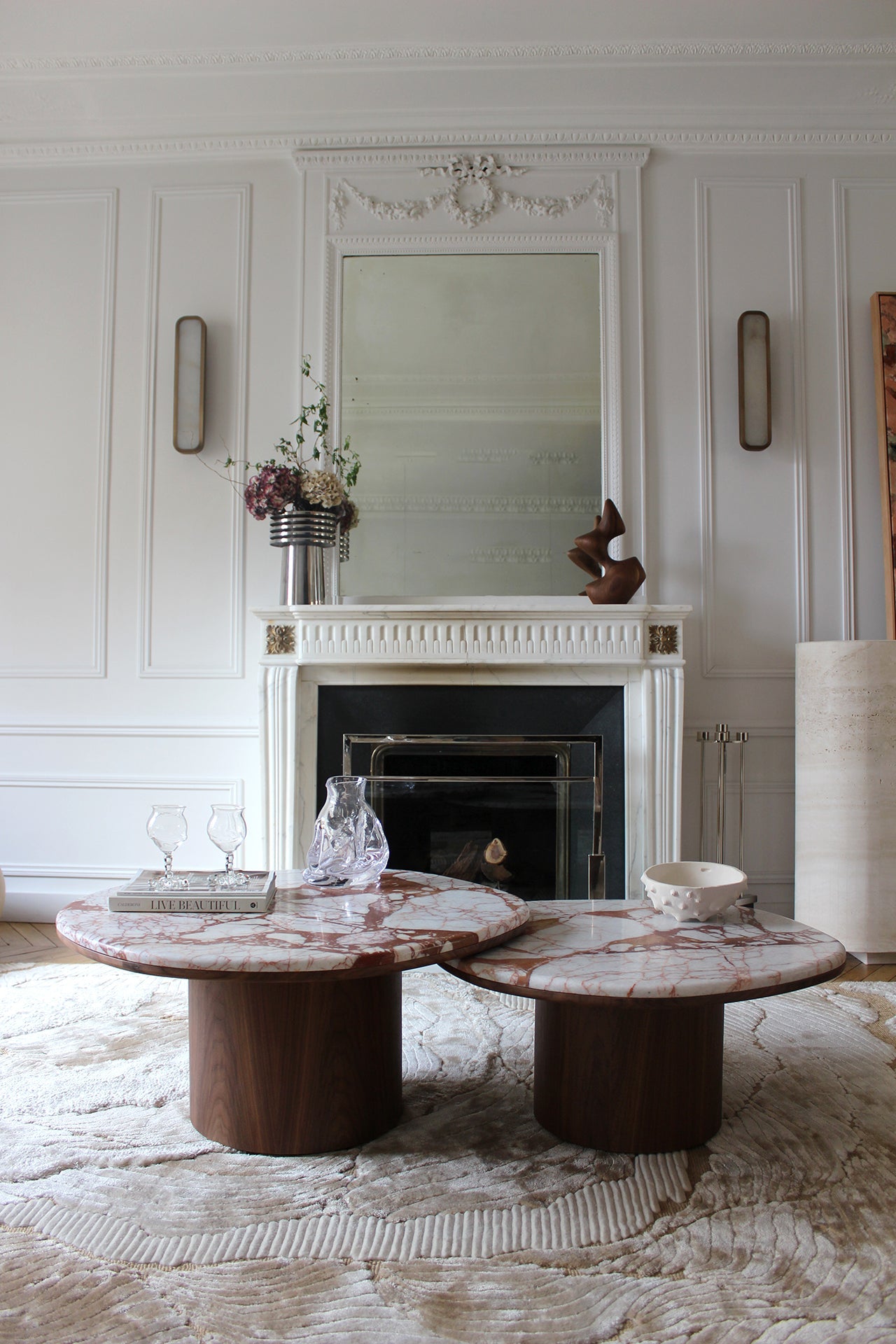 Premium Calacatta Borgogna marble Alexis duo table wood accent - Italian craftsmanship detail shot