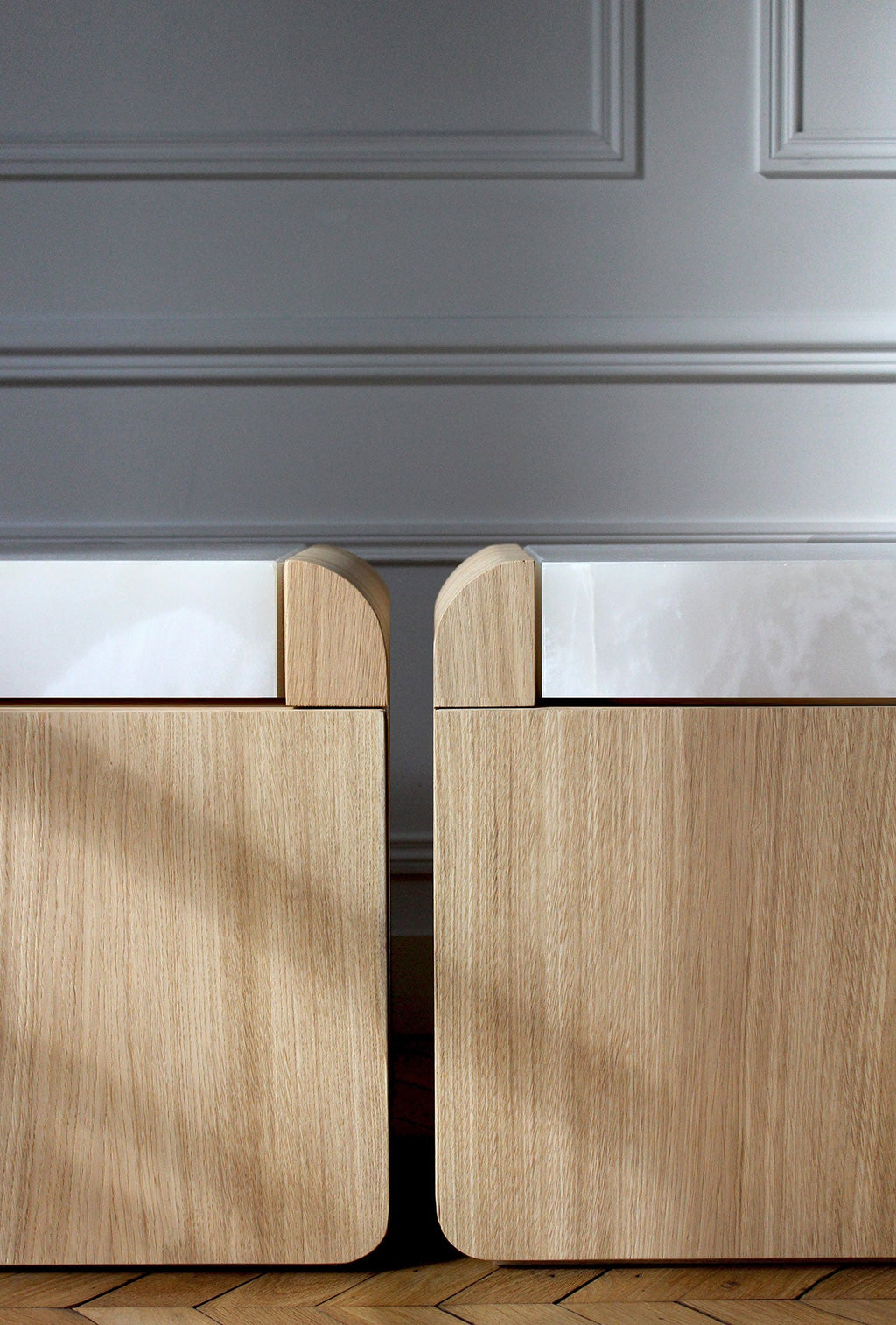 Pair of Amo oak wood storage tables with white onyx marble - luxury Italian furniture collection