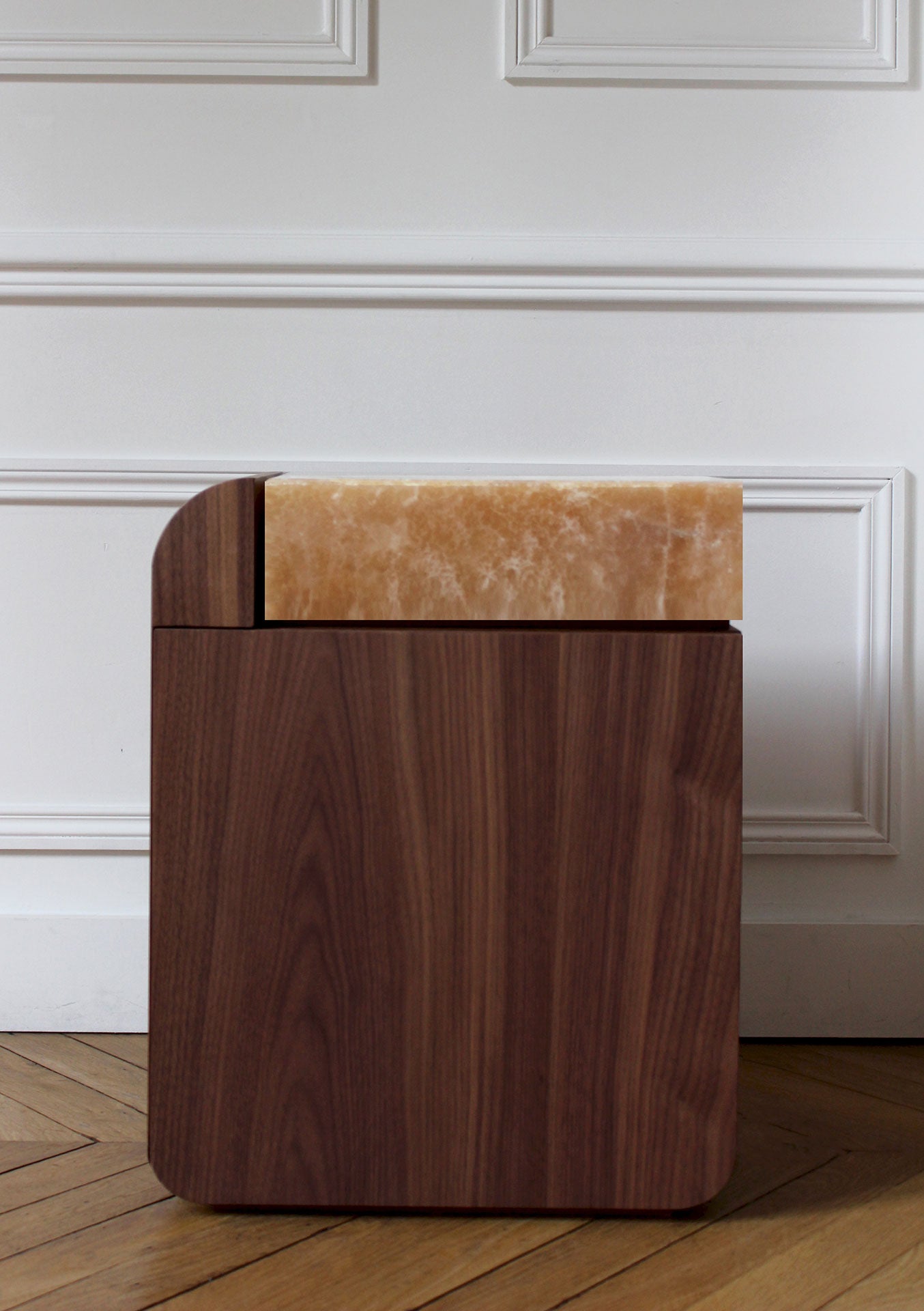 MARBERA Amo walnut honey onyx marble storage table face view, Italian luxury handcrafted furniture