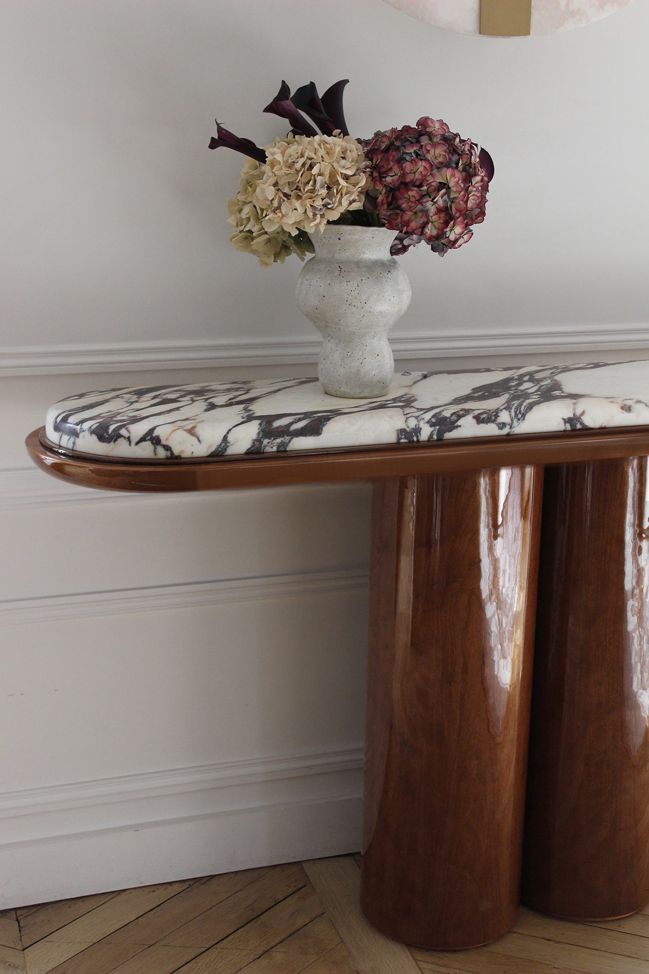 Ida console with Calacatta Viola marble - Italian luxury furniture showcasing purple marble beauty