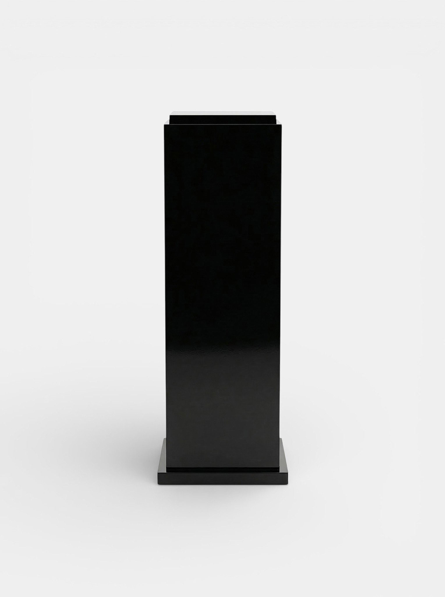 Black lacquered plinth side view - Italian luxury furniture pedestal with glossy finish
