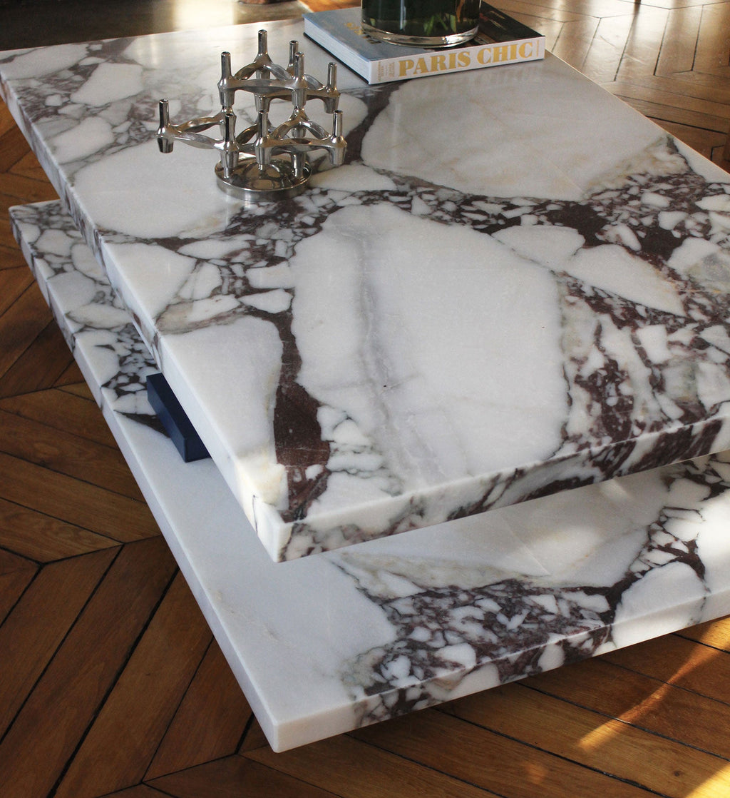 Detail view of Lisa coffee table highlighting Calacatta Viola marble texture - premium Italian craft