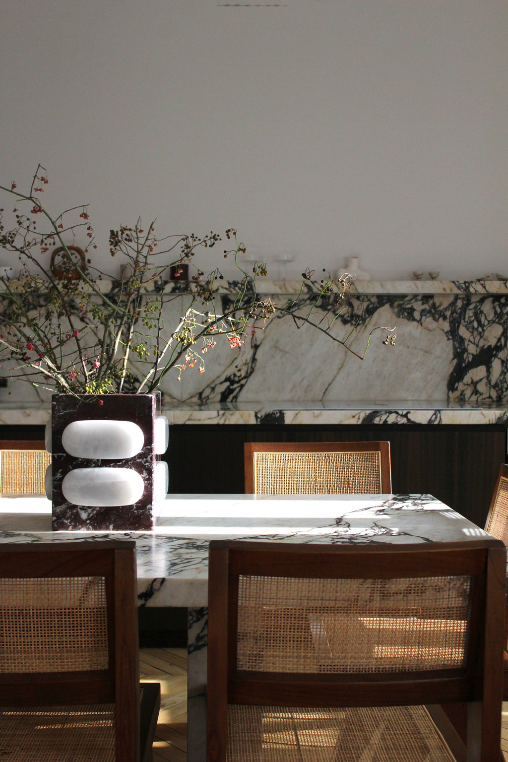 Italian marble dining table Aura in Calacatta Viola stone - elegant luxury furniture front perspective