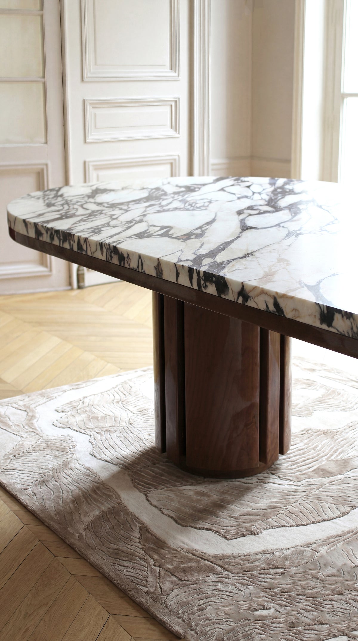 Mira Wood And Calacatta Viola Dining Table