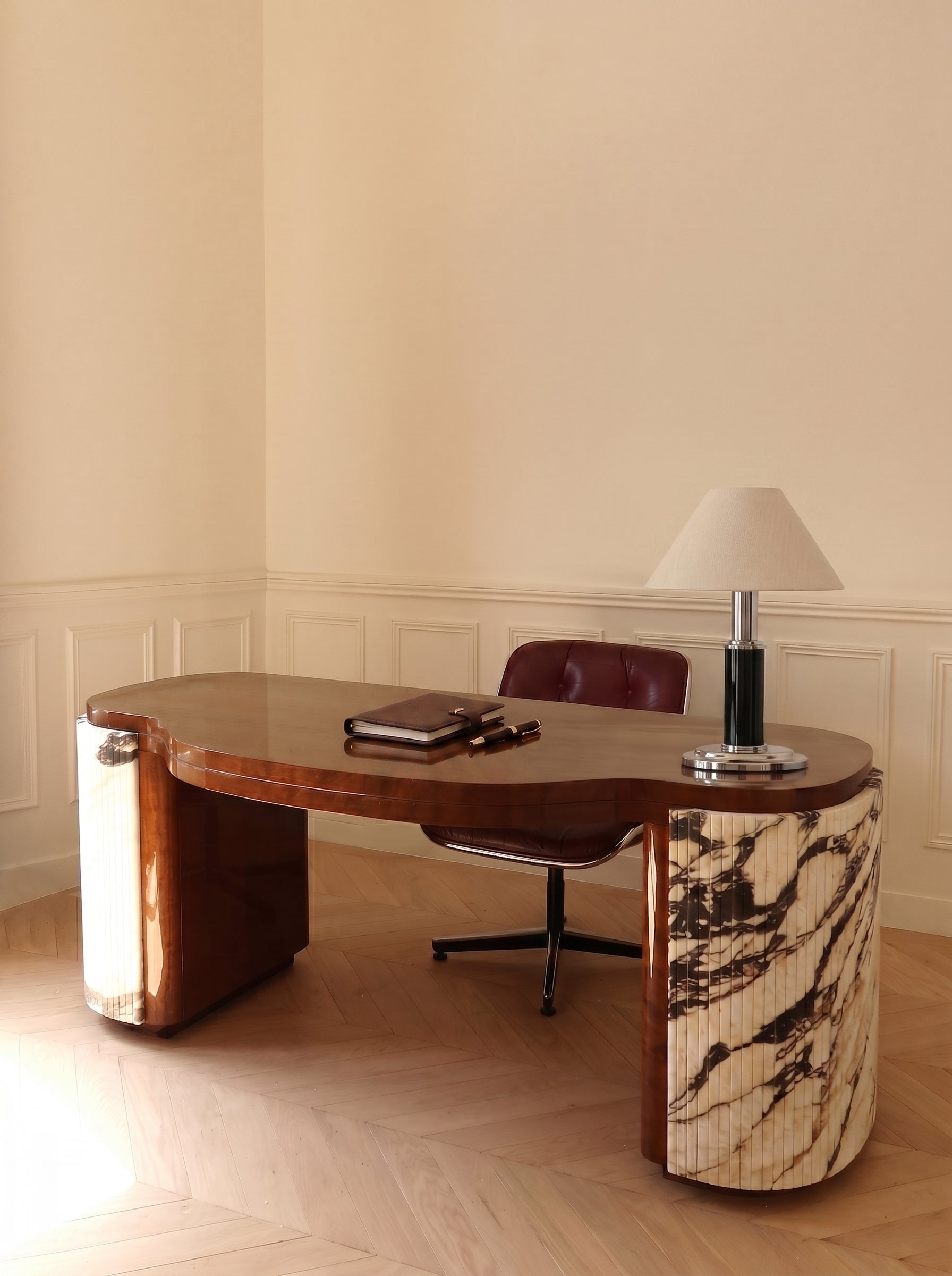 Moka Calacatta Viola And Wood Desk