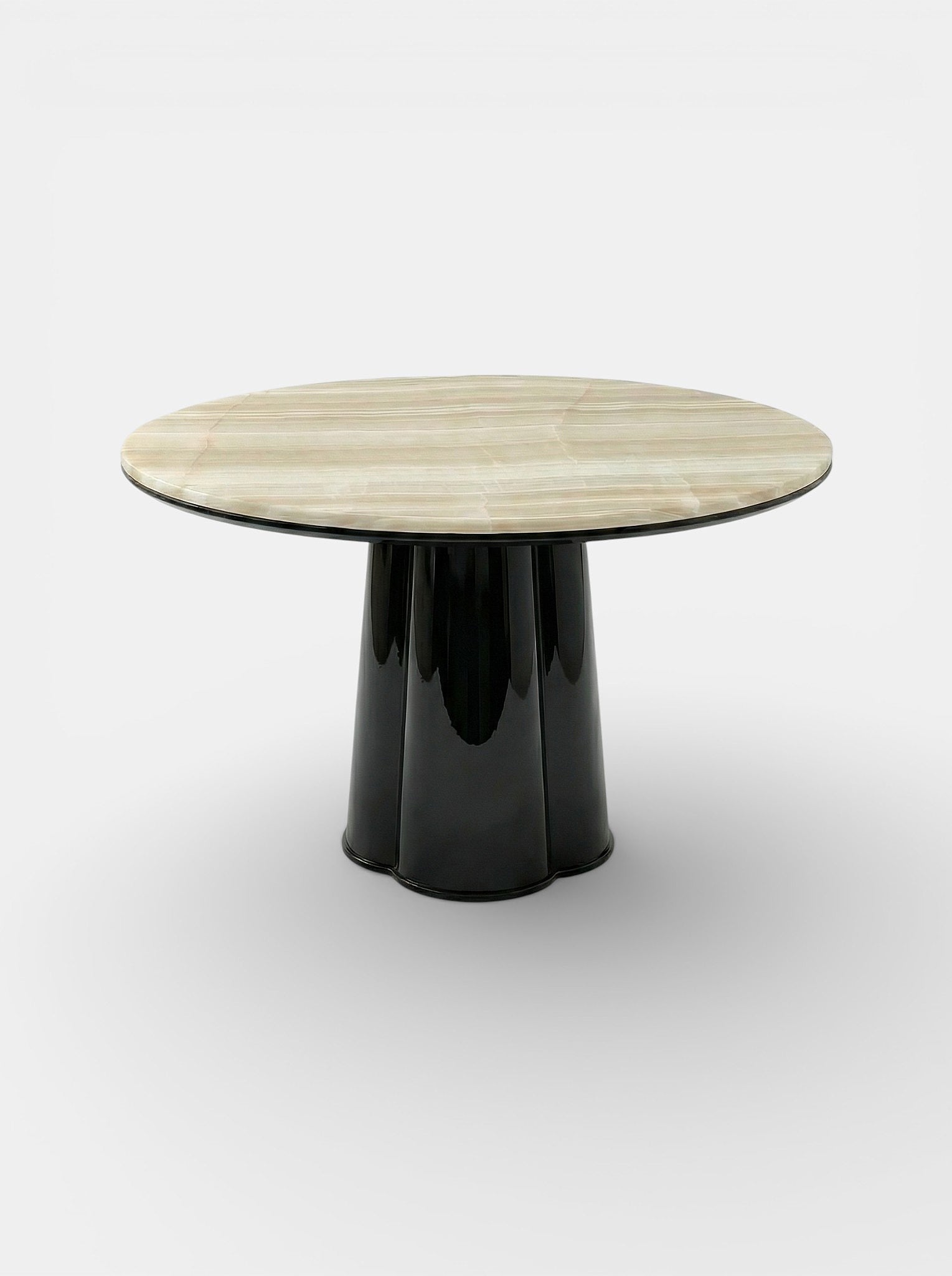 Luxury Poli dining table with black lacquered base and ivory onyx marble top - Italian craftsmanship