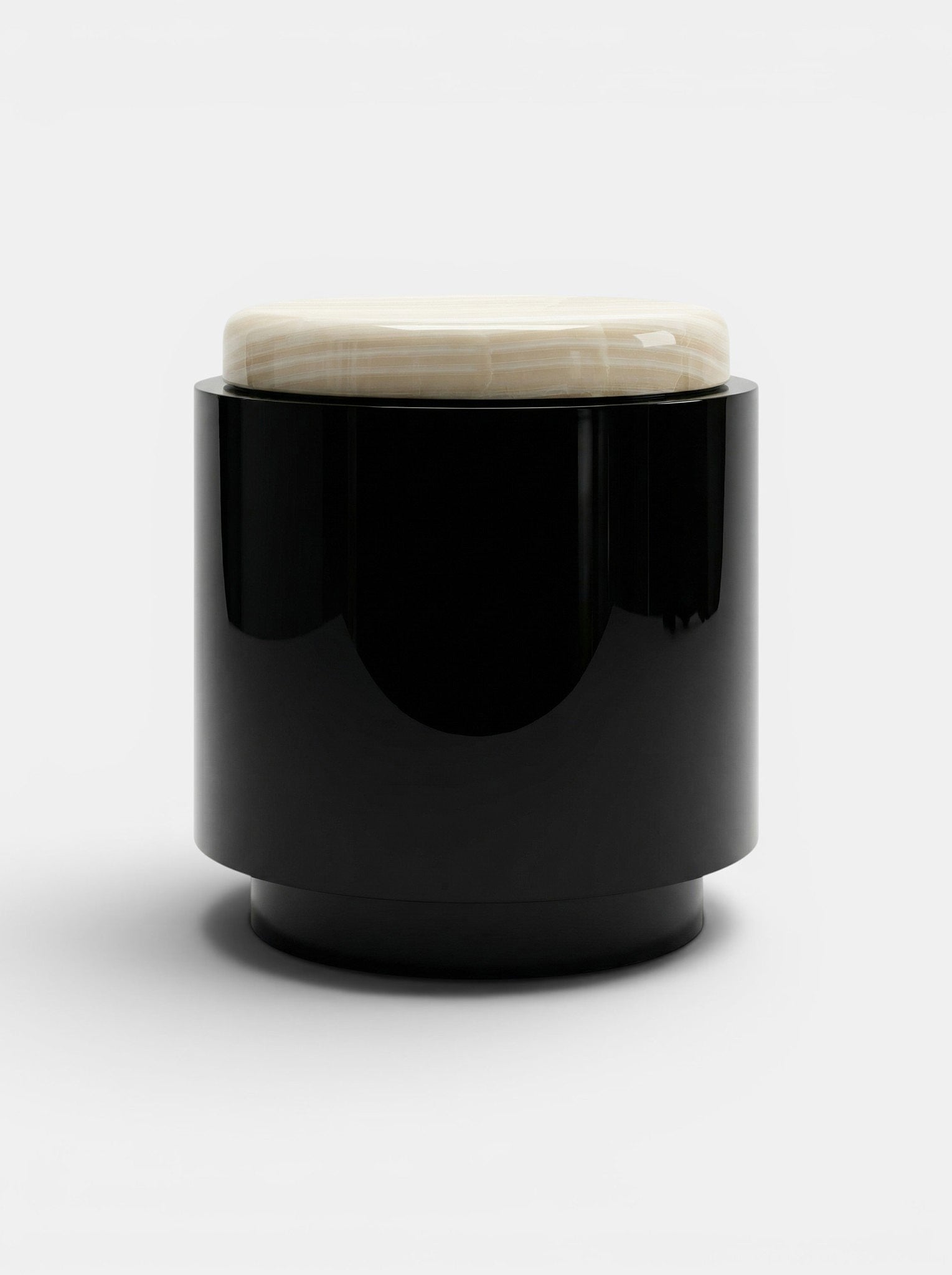 Pompon Black And Ivory Onyx