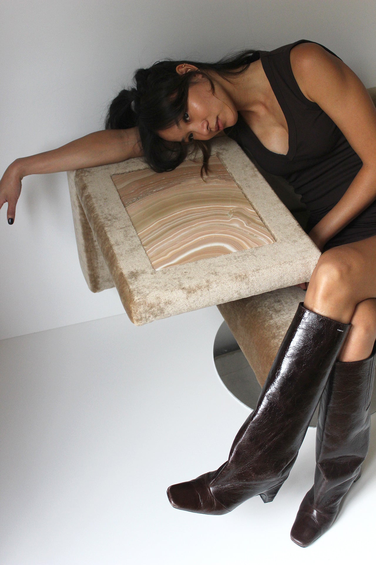 MARBERA MV001 luxury furniture - detailed Italian marble craftsmanship with premium materials