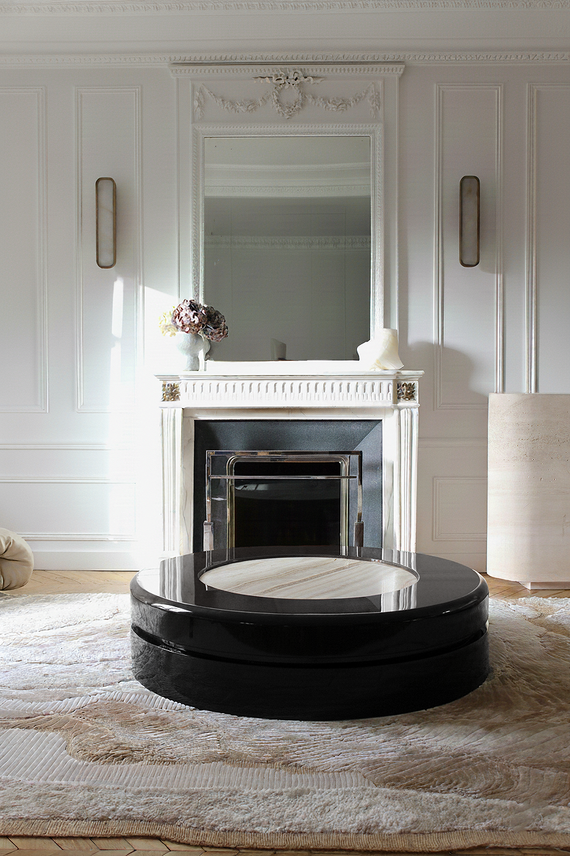 Elegant black and cream onyx stone table showing natural veining - MARBERA Yoyo collection