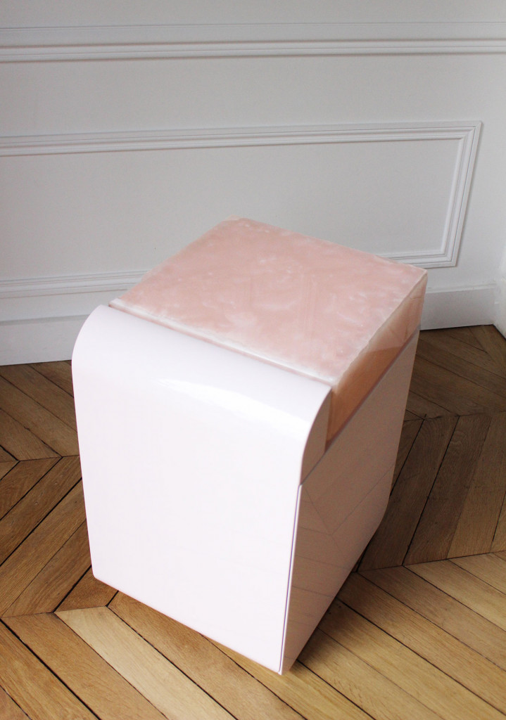 AMO PINK STORAGE TABLE - Marbera